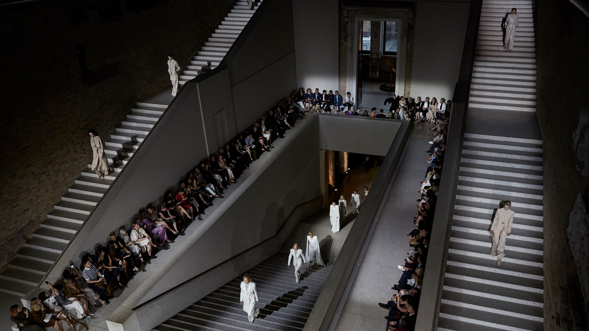 #Max Mara Resort 2020 Runway Show